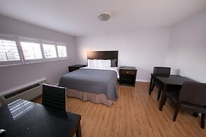 Metropolitan Inn & Suites