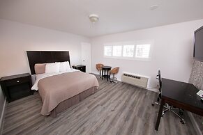 Metropolitan Inn & Suites