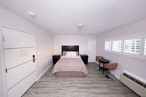 Metropolitan Inn & Suites