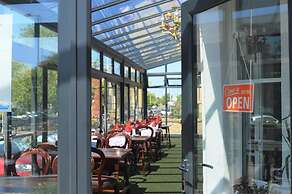 Dukes Folly Hotel