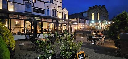 Dukes Folly Hotel
