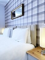 Dukes Folly Hotel