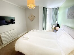 Dukes Folly Hotel