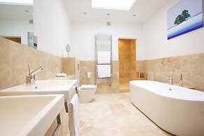 Ravenhurst Bed and Breakfast