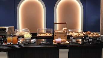 Krungsri River Hotel