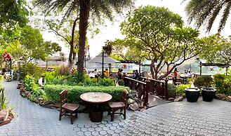 Krungsri River Hotel