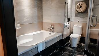 Krungsri River Hotel