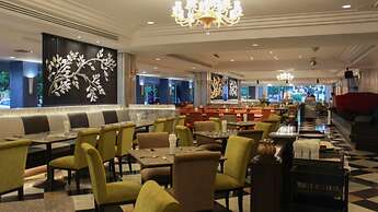 Krungsri River Hotel