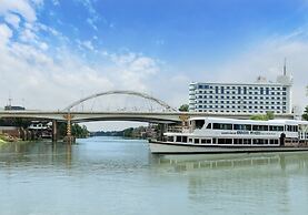 Krungsri River Hotel