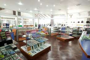 Uniland Golf & Resort