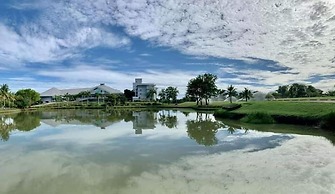 Uniland Golf & Resort