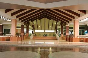 Uniland Golf & Resort