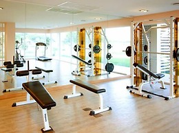 Uniland Golf & Resort