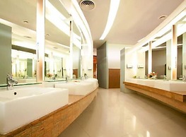 Uniland Golf & Resort