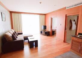 Uniland Golf & Resort