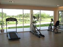 Uniland Golf & Resort