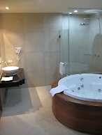 Uniland Golf & Resort