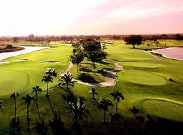 Uniland Golf & Resort