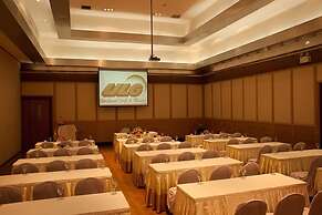 Uniland Golf & Resort