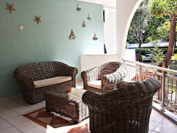 Studios & Apartments Efrosini