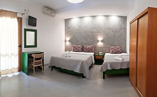 Studios & Apartments Efrosini