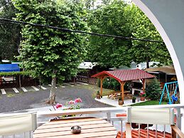 Studios & Apartments Efrosini