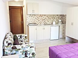 Studios & Apartments Efrosini