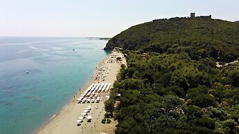 Studios & Apartments Efrosini