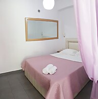 Studios & Apartments Efrosini