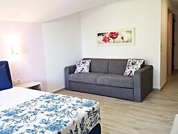 Studios & Apartments Efrosini