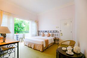 Valley Mountain Hotel