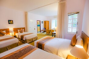 Valley Mountain Hotel