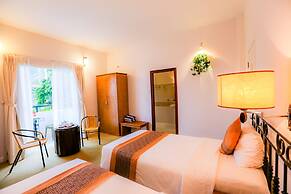 Valley Mountain Hotel