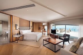 Conrad Manila