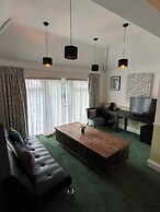 Barons Court Hotel