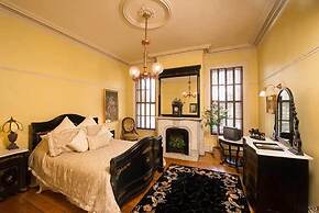 The Mansion of Saratoga