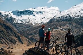 Minaret Station Alpine Lodge