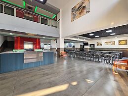 Beverly Hills: Hotel & Business