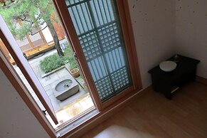 Xiwoo Hanok Guesthouse