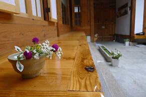 Xiwoo Hanok Guesthouse