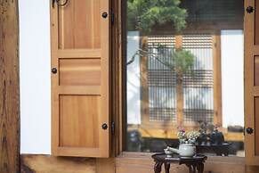 Xiwoo Hanok Guesthouse