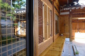 Xiwoo Hanok Guesthouse