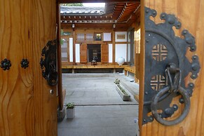 Xiwoo Hanok Guesthouse