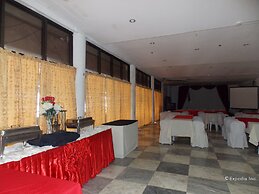 Regatta Residence Hotel