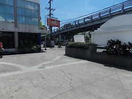 Regatta Residence Hotel