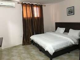 Al Fawanes Hotel Apartments