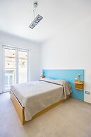Brombeis Double Bedroom Center by Napoliapartments