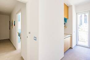 Brombeis Double Bedroom Center by Napoliapartments