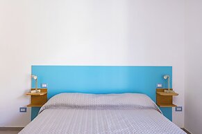 Brombeis Double Bedroom Center by Napoliapartments