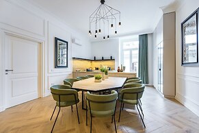 Chic Lifestyle Apartment